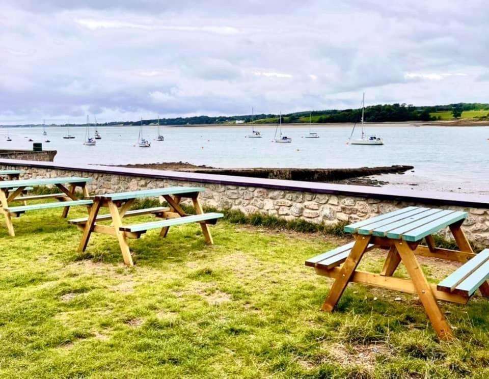 Garddfon Inn Y Felinheli Экстерьер фото