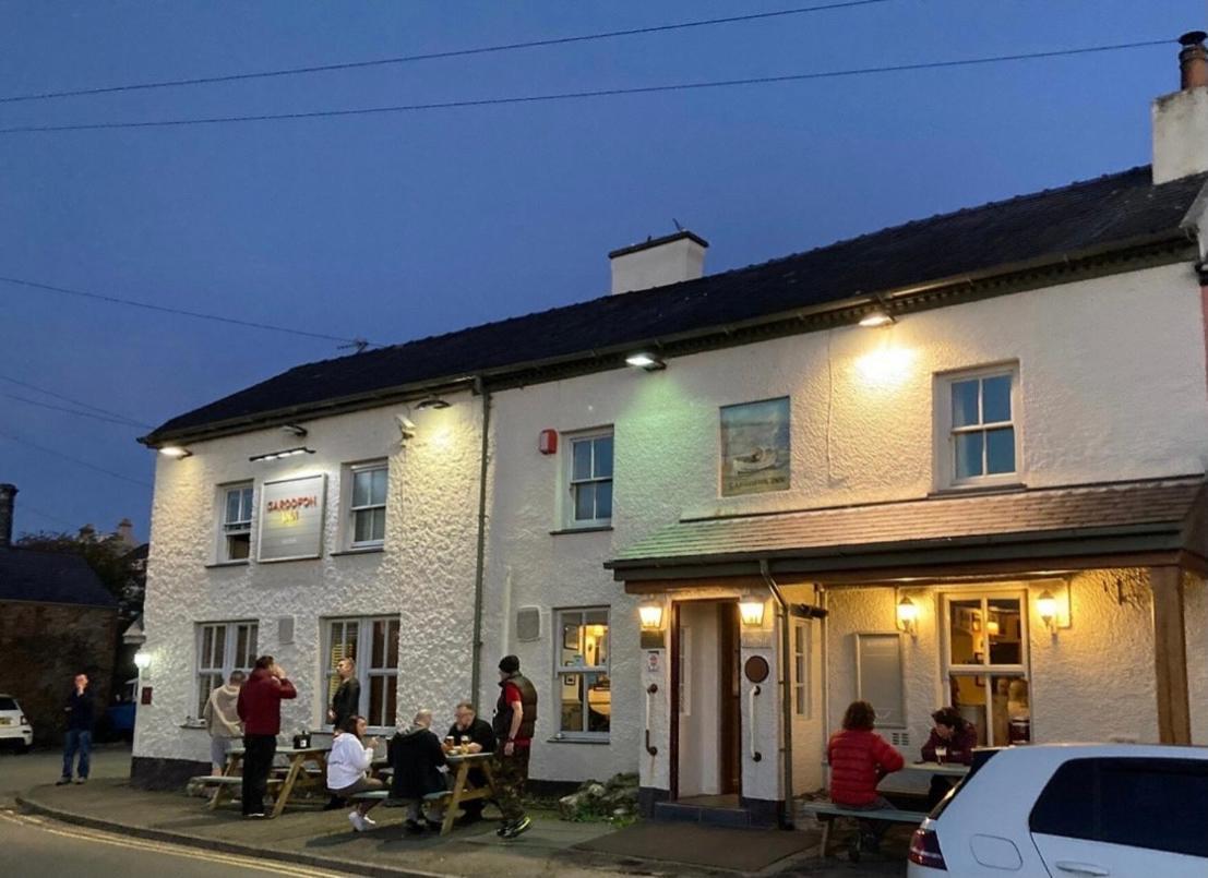 Garddfon Inn Y Felinheli Экстерьер фото