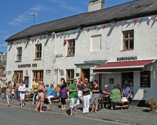 Garddfon Inn Y Felinheli Экстерьер фото