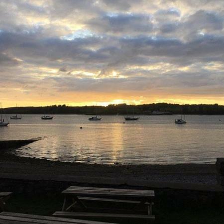 Garddfon Inn Y Felinheli Экстерьер фото
